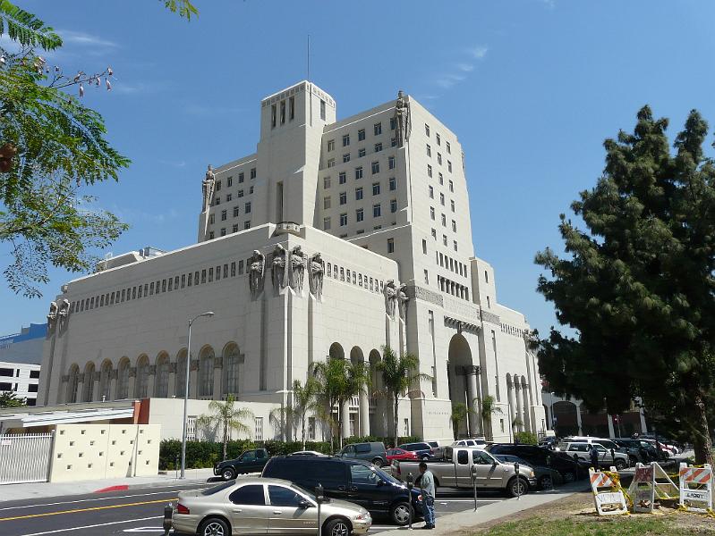 Wilshire Bd  P1020184.jpg